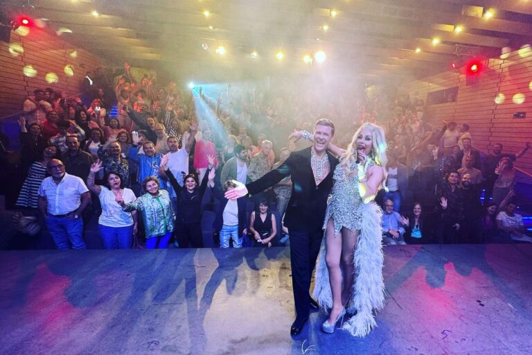 Enjoy Santiago se presenta el espectáculo “Tacones Let’s Dance”