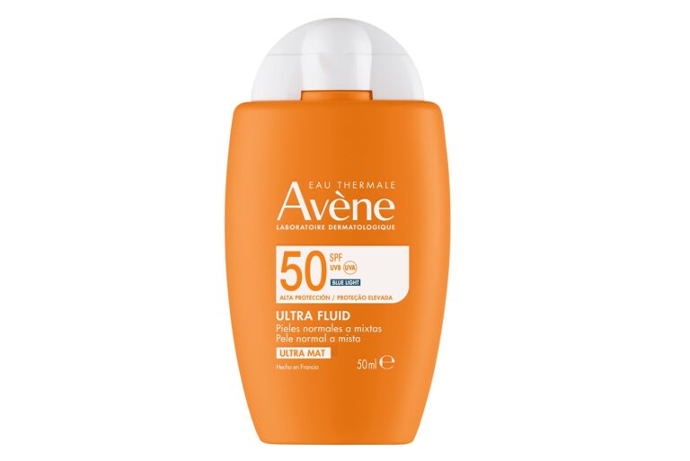 Avène presenta Ultra Fluid Oil Control sus nuevos fotoprotectores de textura acuosa y efecto matificante, con y sin color