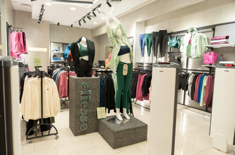 Ellesse inaugura su primera tienda sustentable en Chile