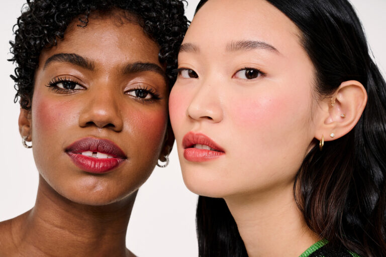 Benetint, el icónico tinte para labios y mejillas de Benefit que continúa en la cima