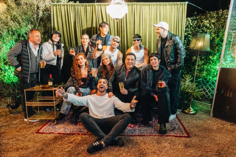 Julio César Rodríguez adelantó el 18 para celebrar lo que más importa: la familia elegida