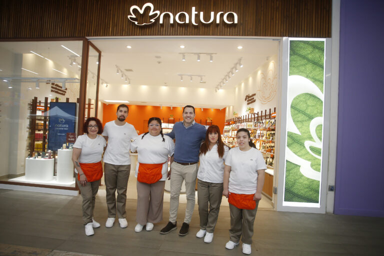 Natura sigue creciendo en Chile: abre su tienda más austral en Punta Arenas y fortalece su posición en el mercado de belleza
