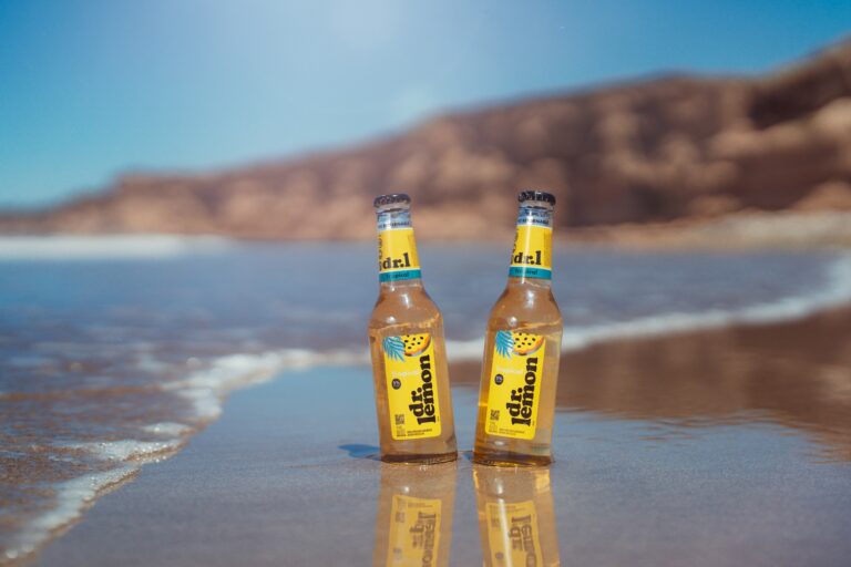 Tropical: el cóctel perfecto que estrena Dr Lemon este verano para disfrutar con amigos bajo el sol y la piscina