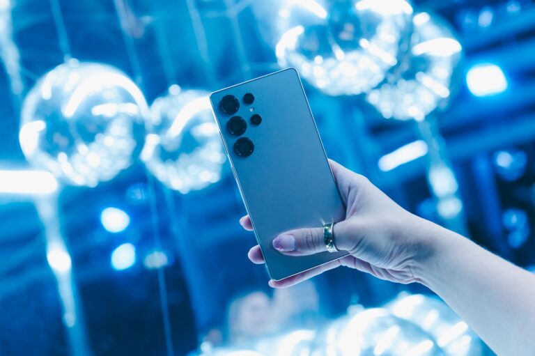 Santiago se llena de luces: Samsung lanza serie Galaxy S25 con un show de más 300 drones