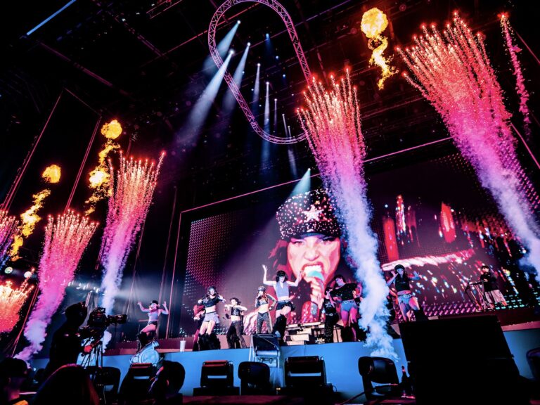 Emilia demostró todo su éxito global con su primer estadio en Chile y generó toda la euforia de las cuties