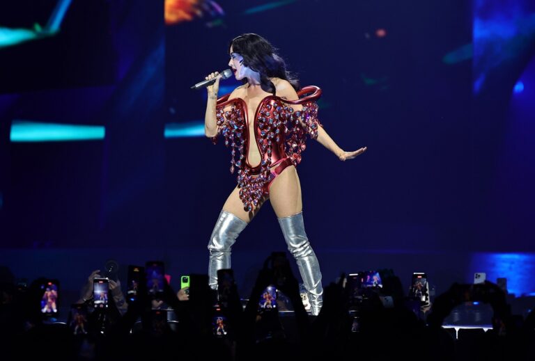 Estos cinco clásicos de Katy Perry deben sonar en Chile 2025