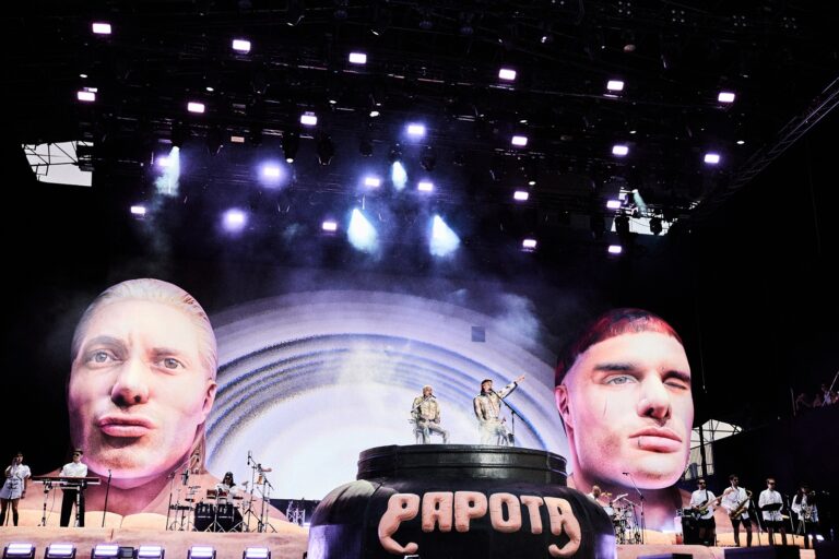 CA7RIEL & Paco Amoroso llegan a Chile con “PAPOTA Tour 2025” 