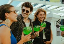 Francisca Valenzuela sorprendió a todos con un show en pleno Barrio París-Londres