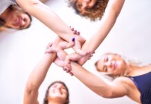 Cuando la mujer se posterga: el costo físico de sostener todos los roles